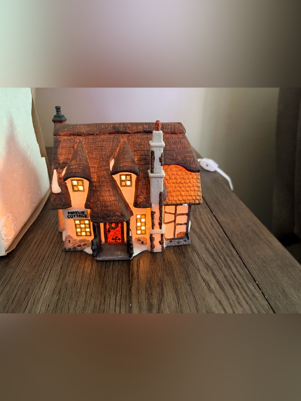 Vintage Department 56 Dickens' Village Series Oliver Twist Maylie Cottage
